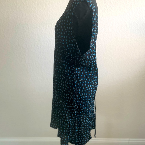 NWT BLACK AND BLUE PATTERN DRESS - Picture 4 of 14